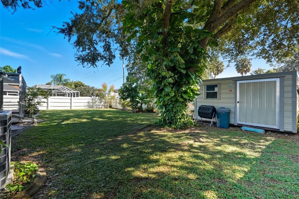 Activo con contrato: $430,000 (4 camas, 3 baños, 2077 Pies cuadrados)