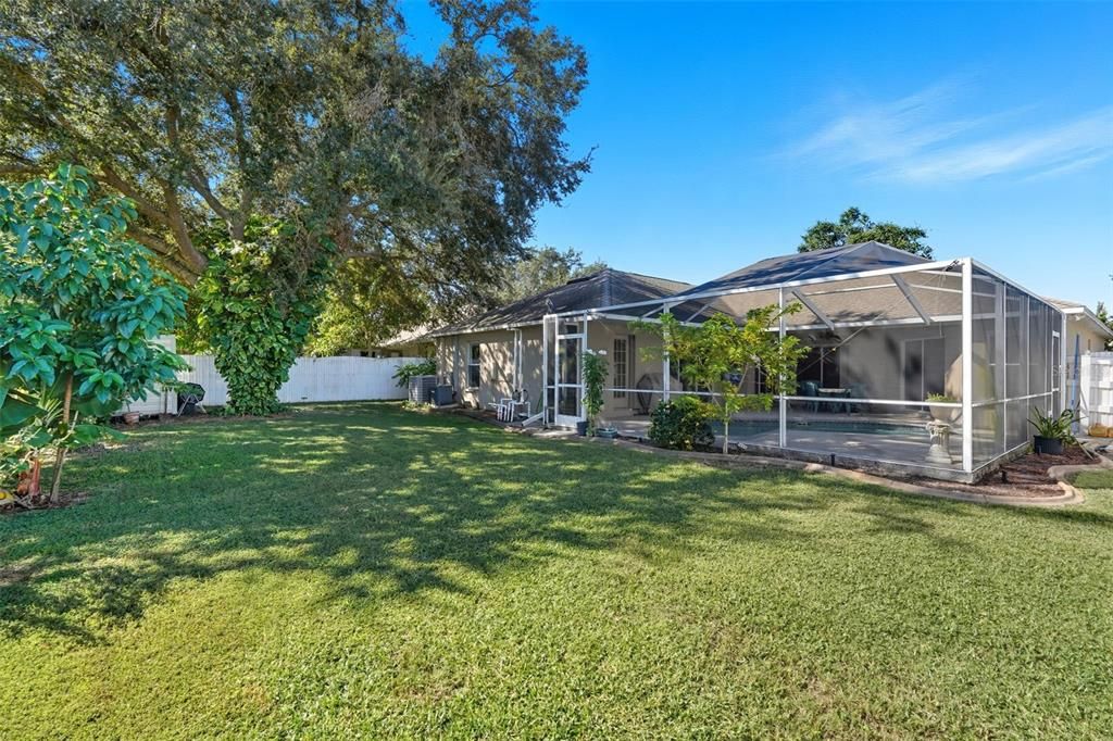 Activo con contrato: $430,000 (4 camas, 3 baños, 2077 Pies cuadrados)