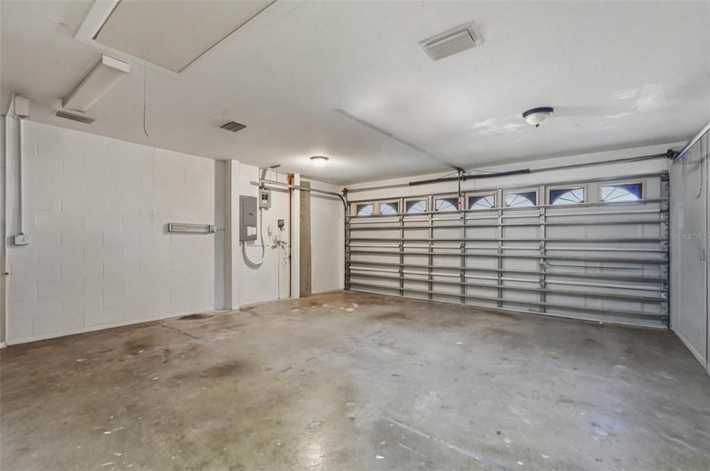 Activo con contrato: $430,000 (4 camas, 3 baños, 2077 Pies cuadrados)