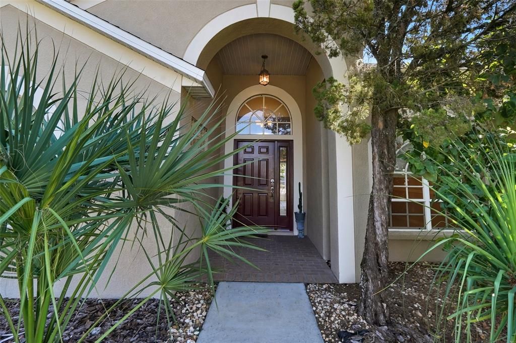 Activo con contrato: $430,000 (4 camas, 3 baños, 2077 Pies cuadrados)