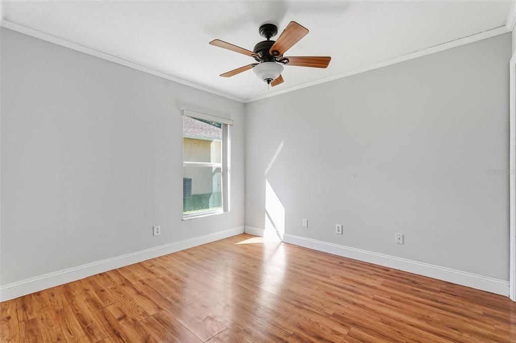 Activo con contrato: $430,000 (4 camas, 3 baños, 2077 Pies cuadrados)