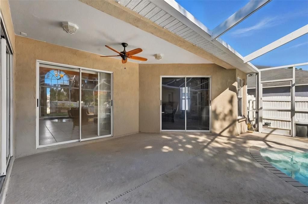 Activo con contrato: $430,000 (4 camas, 3 baños, 2077 Pies cuadrados)