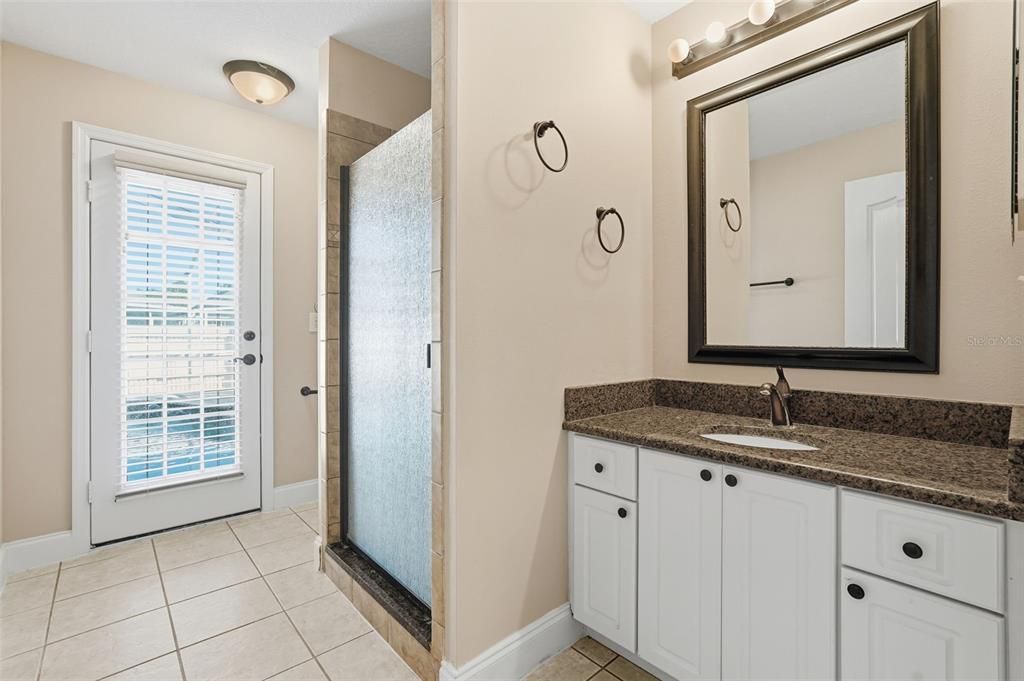 Activo con contrato: $430,000 (4 camas, 3 baños, 2077 Pies cuadrados)