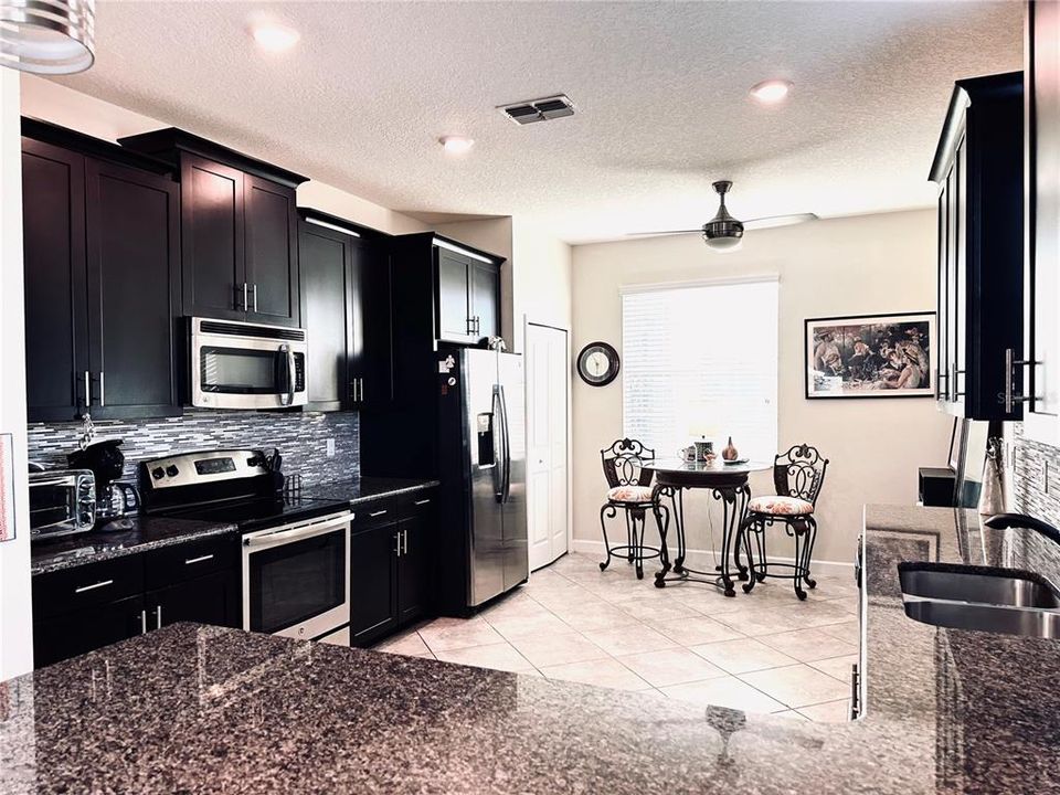 En Venta: $395,900 (3 camas, 2 baños, 1677 Pies cuadrados)