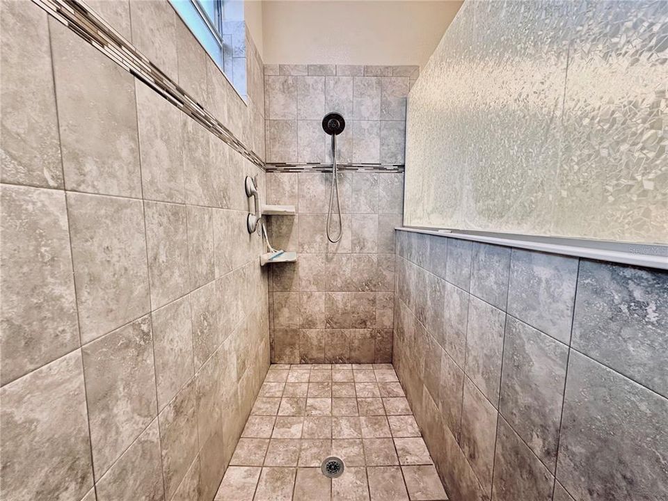 En Venta: $395,900 (3 camas, 2 baños, 1677 Pies cuadrados)