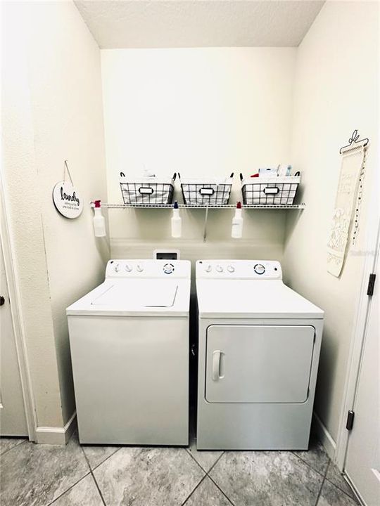 En Venta: $395,900 (3 camas, 2 baños, 1677 Pies cuadrados)