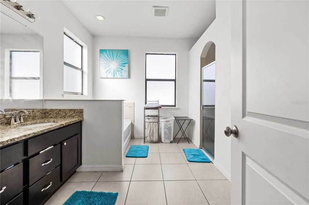 В аренду: $3,100 (5 спален, 2 ванн, 2595 Квадратных фут)