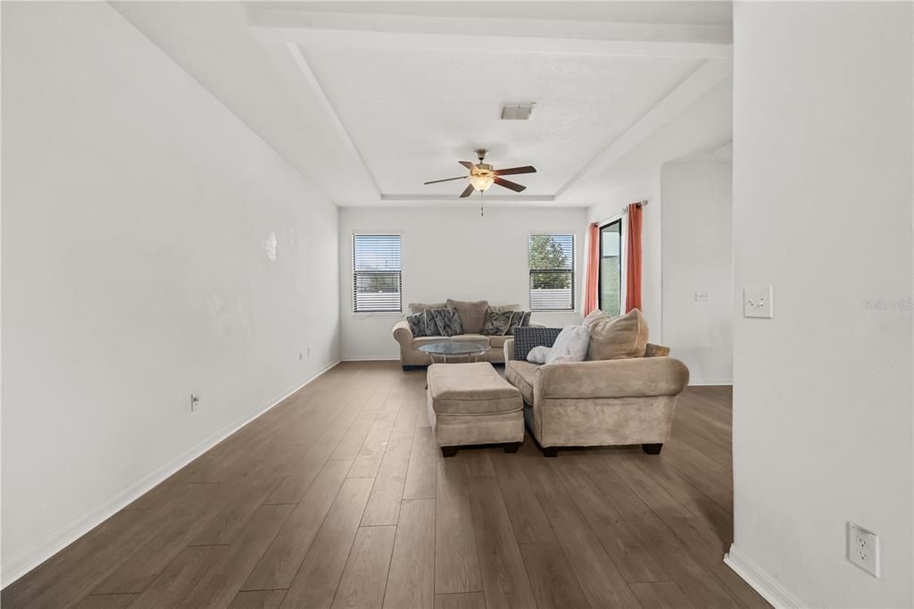 В аренду: $3,100 (5 спален, 2 ванн, 2595 Квадратных фут)