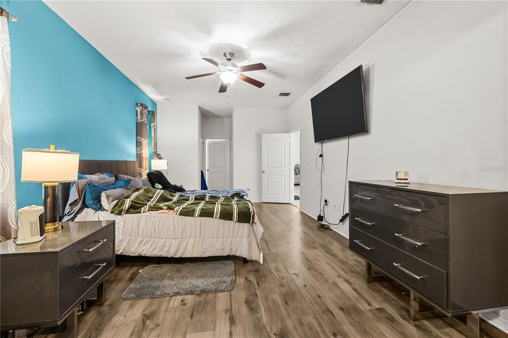 В аренду: $3,100 (5 спален, 2 ванн, 2595 Квадратных фут)