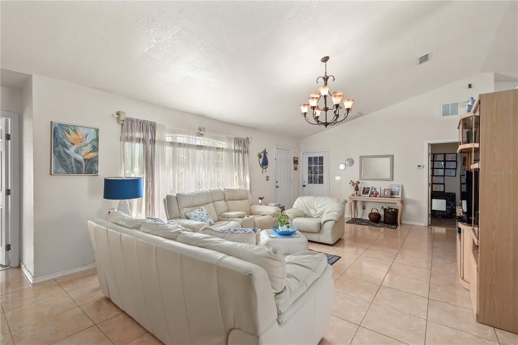 Active With Contract: $275,536 (4 beds, 3 baths, 2026 Square Feet)