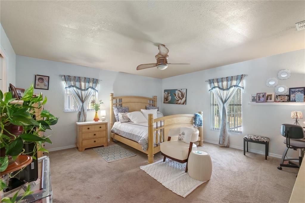 Active With Contract: $275,536 (4 beds, 3 baths, 2026 Square Feet)