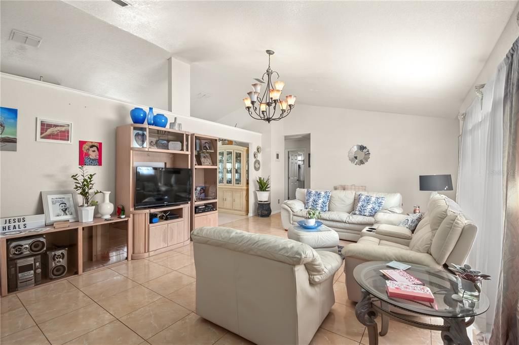 Active With Contract: $275,536 (4 beds, 3 baths, 2026 Square Feet)