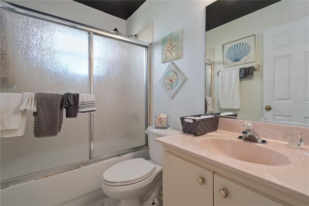 Active With Contract: $275,536 (4 beds, 3 baths, 2026 Square Feet)