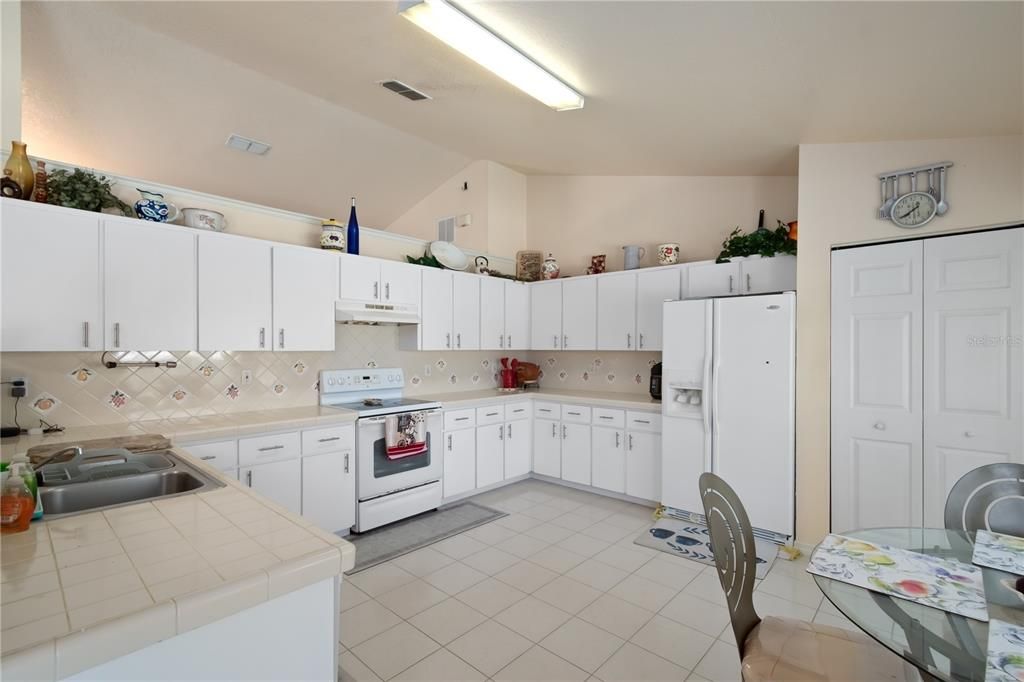 Active With Contract: $275,536 (4 beds, 3 baths, 2026 Square Feet)