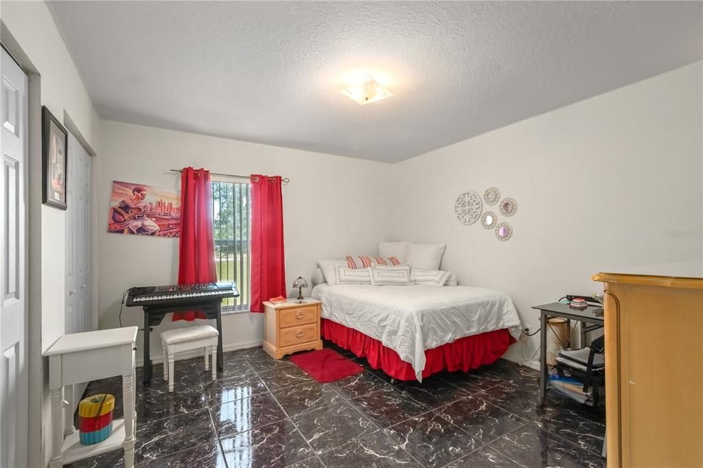 Active With Contract: $275,536 (4 beds, 3 baths, 2026 Square Feet)