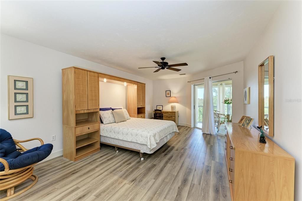 For Sale: $449,900 (3 beds, 2 baths, 1985 Square Feet)