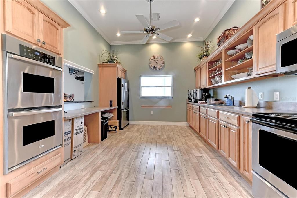 For Sale: $449,900 (3 beds, 2 baths, 1985 Square Feet)