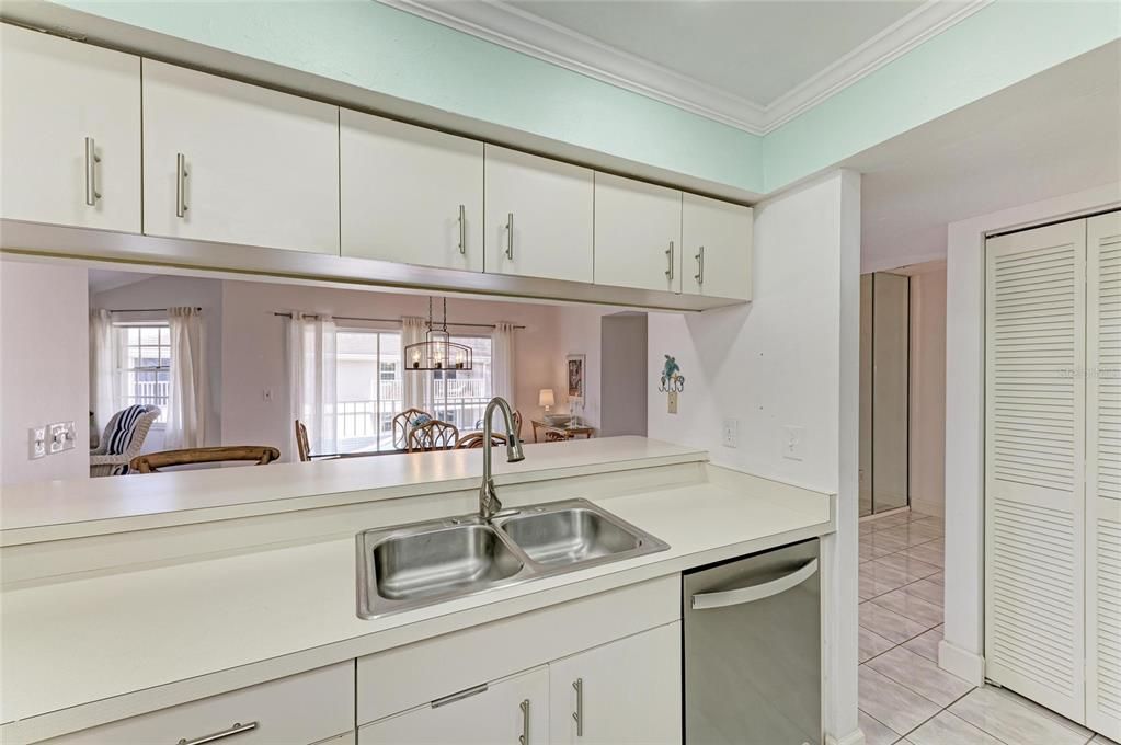 For Sale: $449,900 (3 beds, 2 baths, 1985 Square Feet)