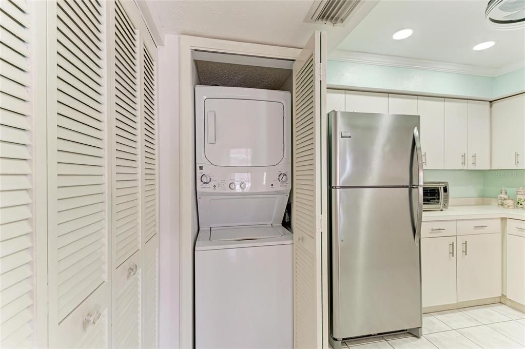 For Sale: $449,900 (3 beds, 2 baths, 1985 Square Feet)