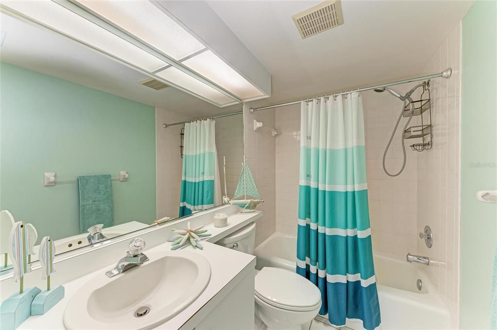 For Sale: $449,900 (3 beds, 2 baths, 1985 Square Feet)