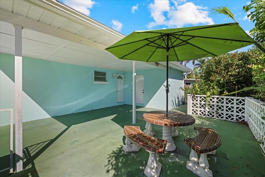 待售: $325,000 (4 贝兹, 2 浴室, 1648 平方英尺)