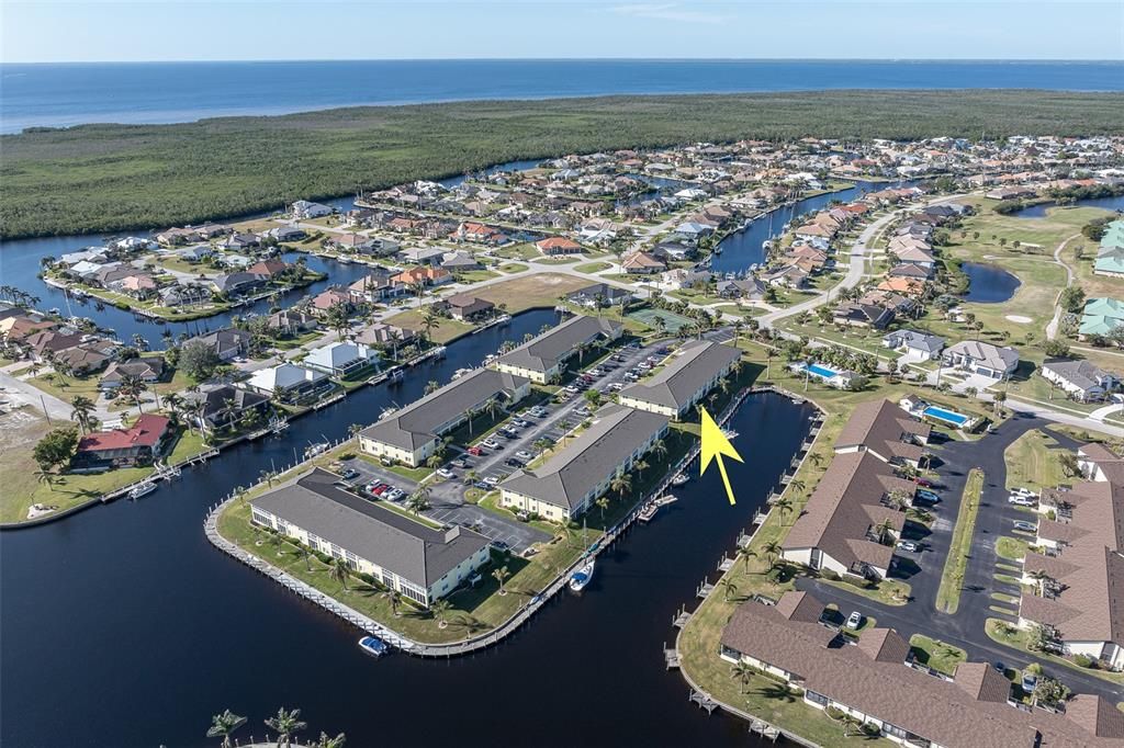 Под контрактом: $215,000 (2 спален, 2 ванн, 1110 Квадратных фут)