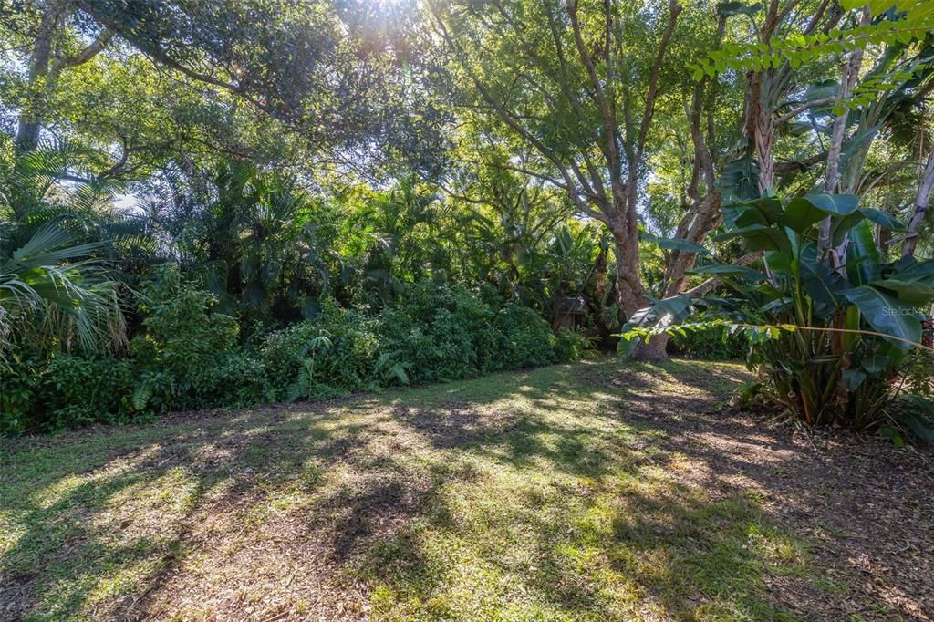 合同活跃: $359,000 (3 贝兹, 1 浴室, 1390 平方英尺)