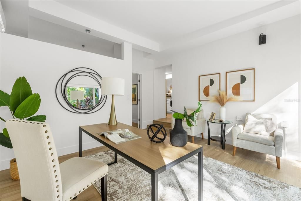 合同活跃: $359,000 (3 贝兹, 1 浴室, 1390 平方英尺)