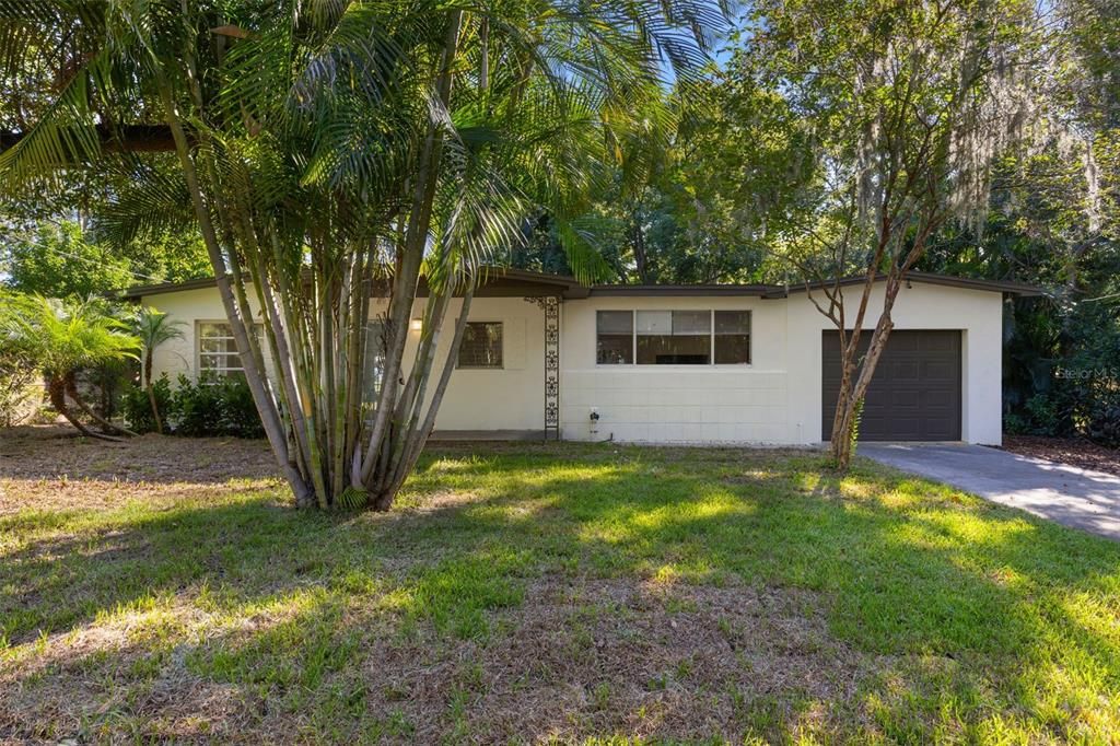 合同活跃: $359,000 (3 贝兹, 1 浴室, 1390 平方英尺)