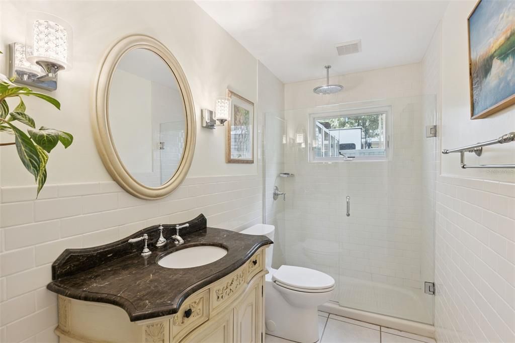 Active With Contract: $385,000 (2 beds, 2 baths, 1000 Square Feet)