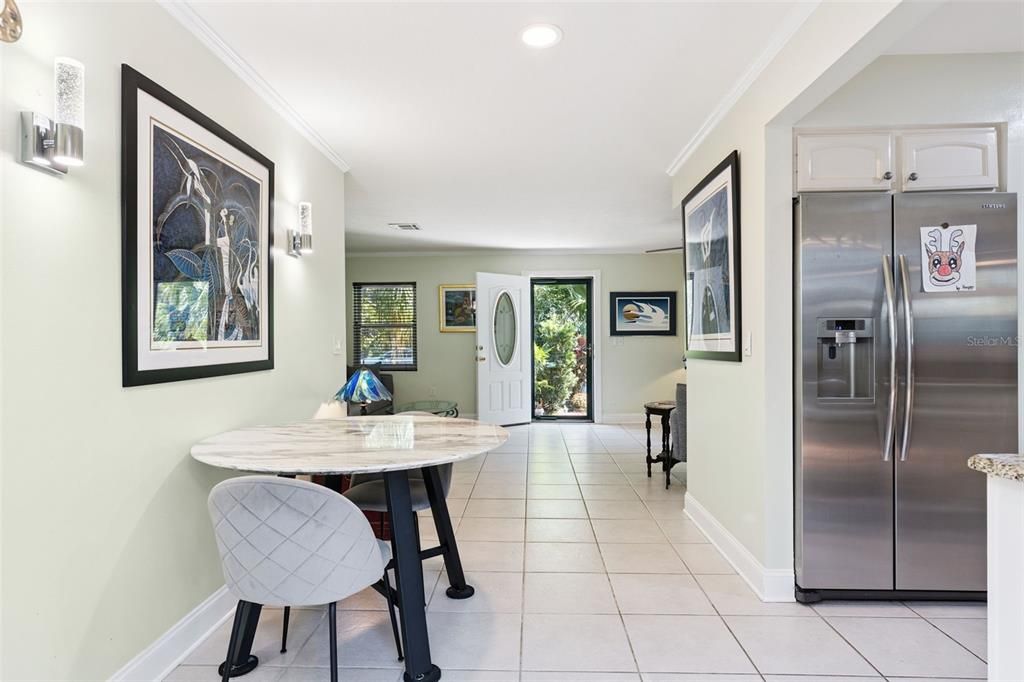 Active With Contract: $385,000 (2 beds, 2 baths, 1000 Square Feet)