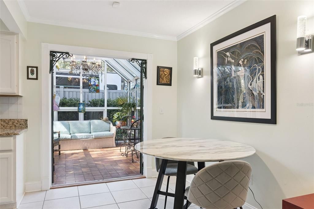 Active With Contract: $385,000 (2 beds, 2 baths, 1000 Square Feet)