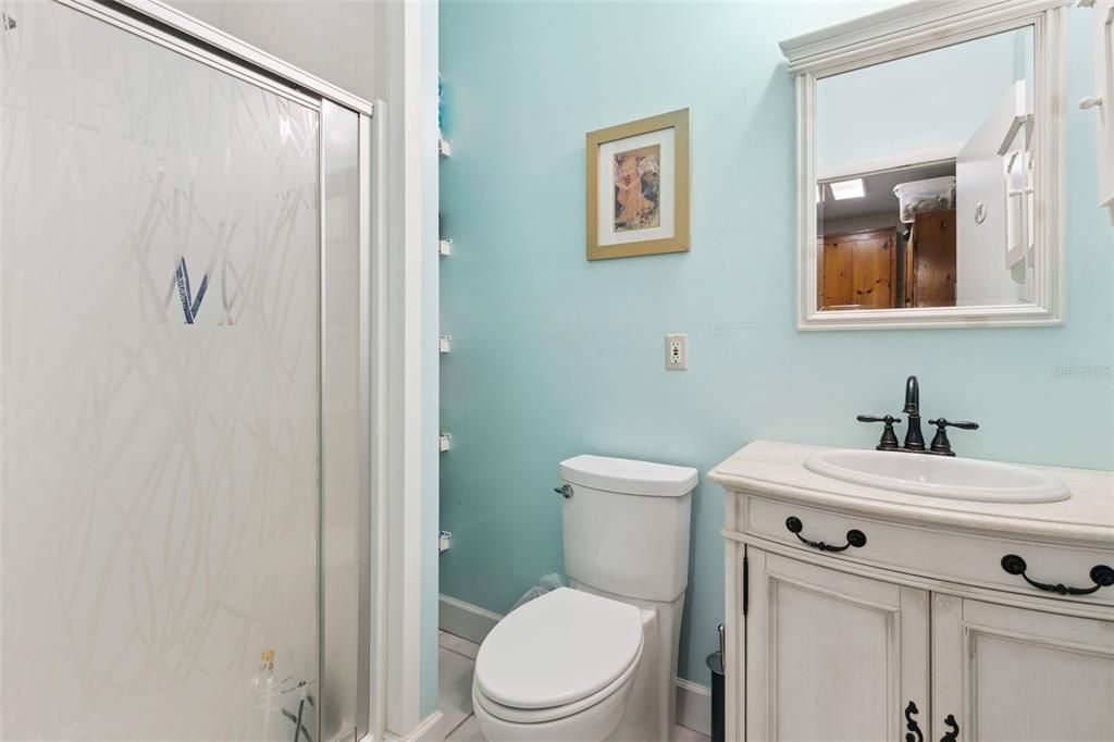 Active With Contract: $385,000 (2 beds, 2 baths, 1000 Square Feet)