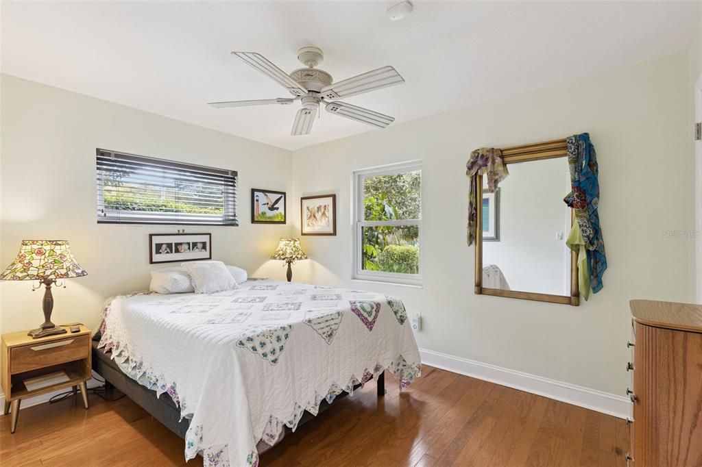 Active With Contract: $385,000 (2 beds, 2 baths, 1000 Square Feet)