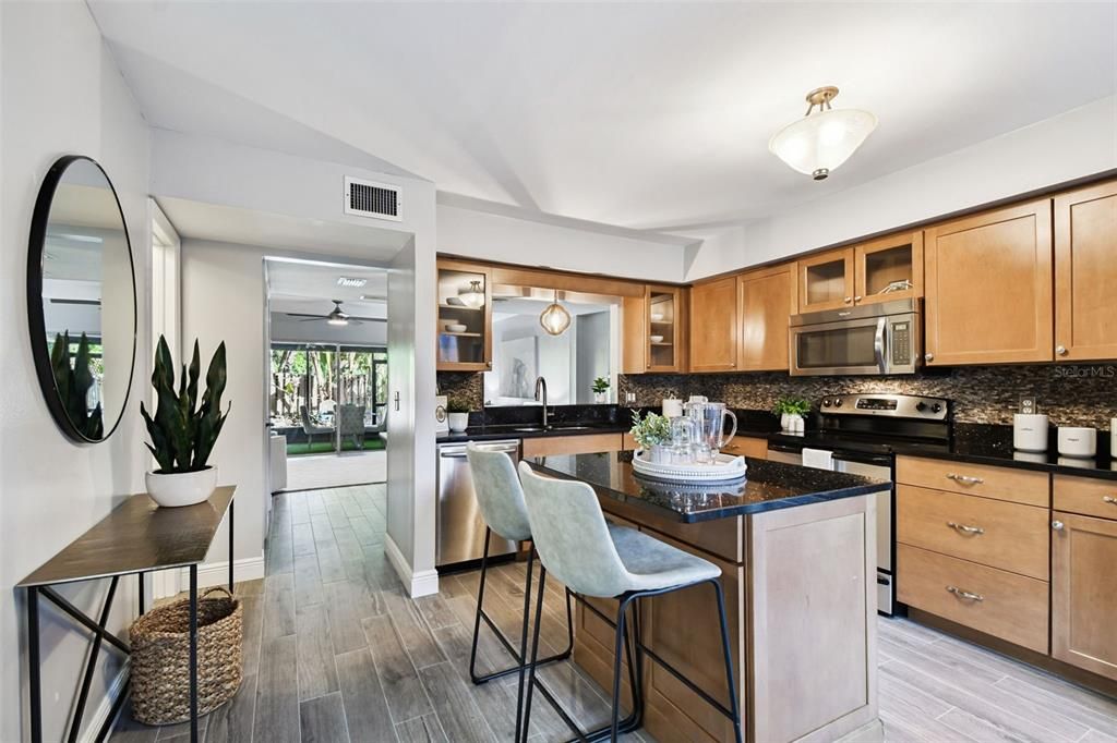 Active With Contract: $559,000 (2 beds, 2 baths, 1496 Square Feet)