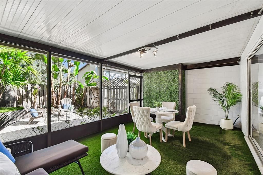 Active With Contract: $559,000 (2 beds, 2 baths, 1496 Square Feet)