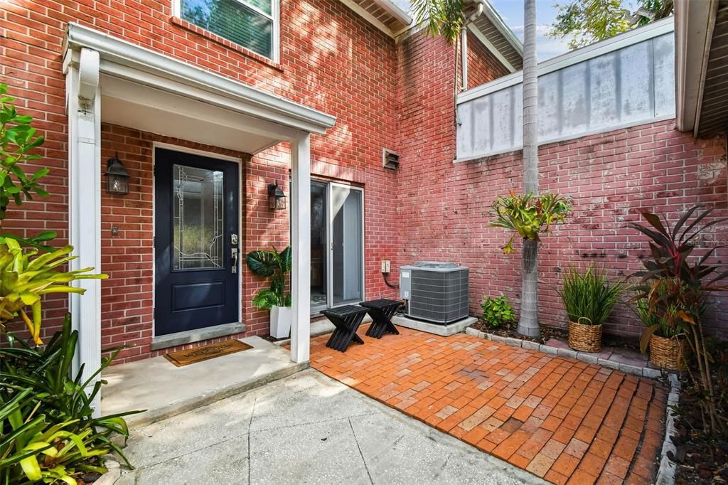 Active With Contract: $559,000 (2 beds, 2 baths, 1496 Square Feet)