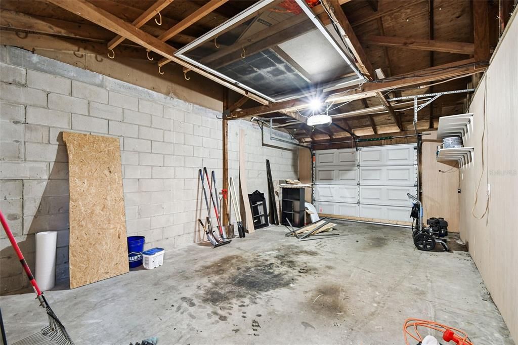 Active With Contract: $559,000 (2 beds, 2 baths, 1496 Square Feet)