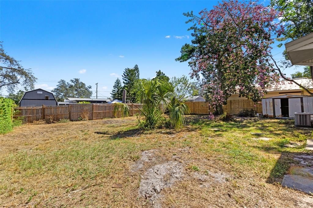 Active With Contract: $260,000 (3 beds, 1 baths, 816 Square Feet)