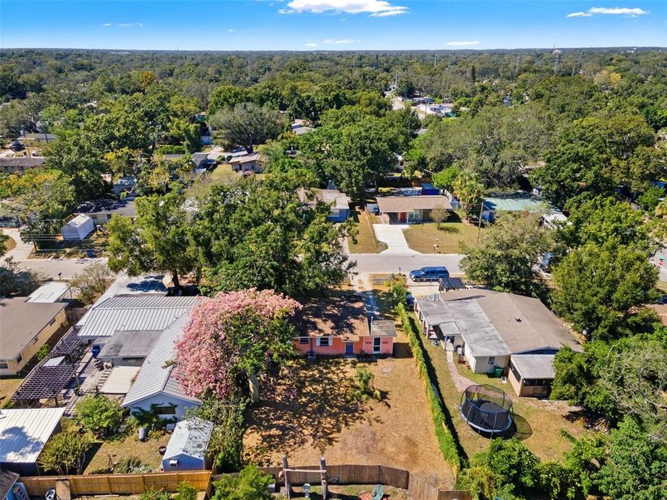 Active With Contract: $260,000 (3 beds, 1 baths, 816 Square Feet)