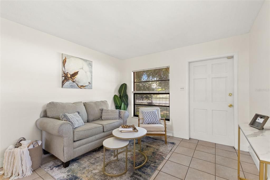 Active With Contract: $260,000 (3 beds, 1 baths, 816 Square Feet)