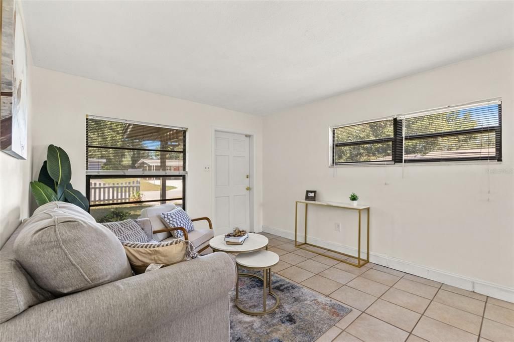 Active With Contract: $260,000 (3 beds, 1 baths, 816 Square Feet)