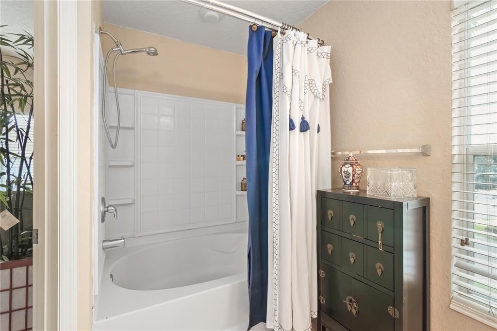 待售: $239,000 (3 贝兹, 2 浴室, 1542 平方英尺)