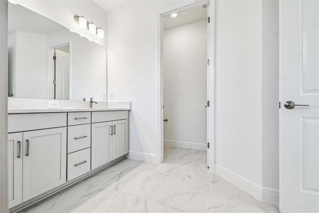 待售: $599,999 (3 贝兹, 2 浴室, 2337 平方英尺)