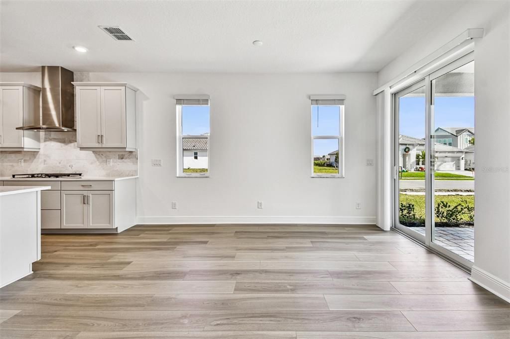 待售: $599,999 (3 贝兹, 2 浴室, 2337 平方英尺)