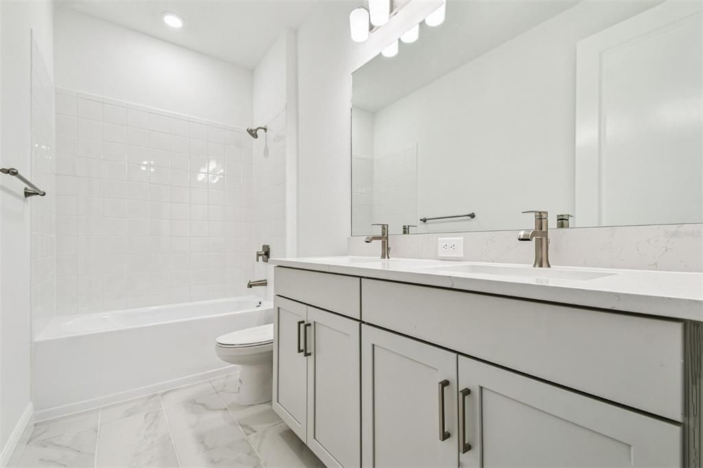 待售: $599,999 (3 贝兹, 2 浴室, 2337 平方英尺)