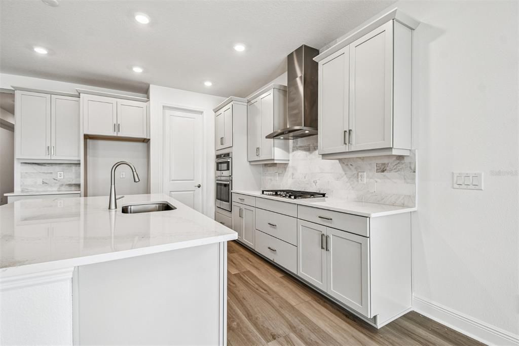 待售: $599,999 (3 贝兹, 2 浴室, 2337 平方英尺)