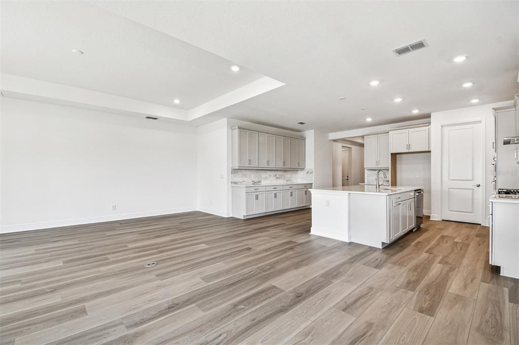 待售: $599,999 (3 贝兹, 2 浴室, 2337 平方英尺)