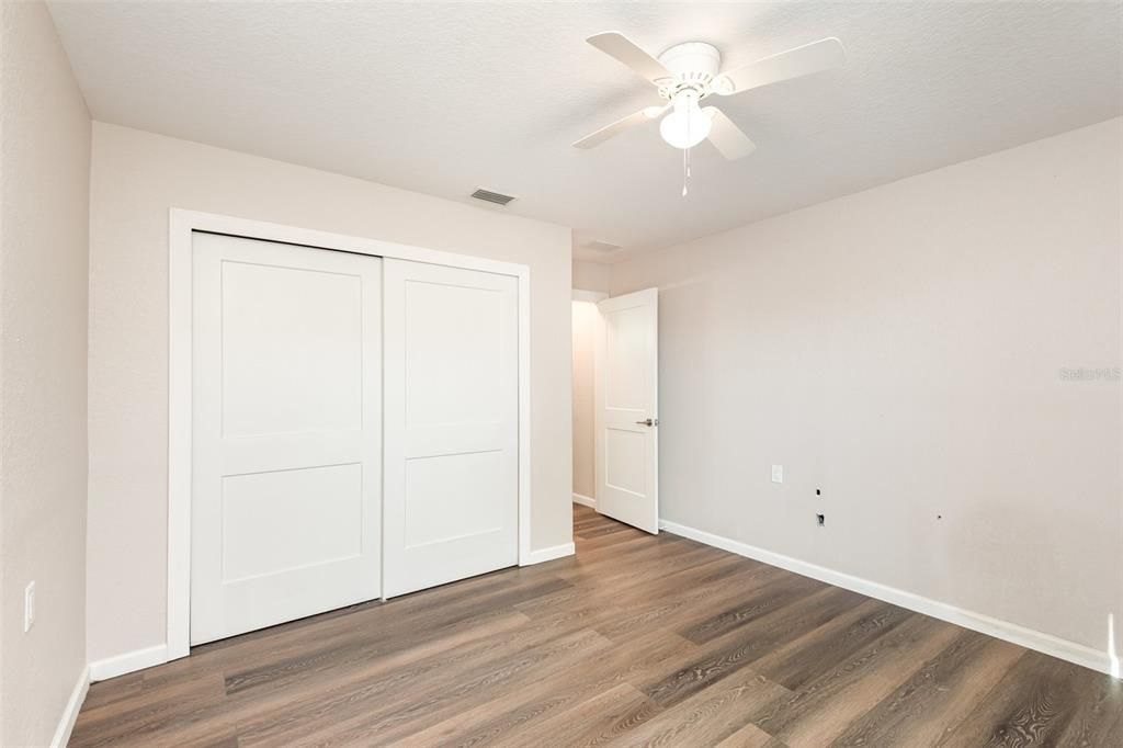 For Sale: $260,000 (3 beds, 2 baths, 1404 Square Feet)