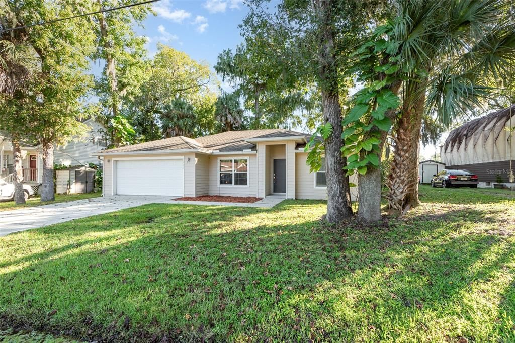 For Sale: $260,000 (3 beds, 2 baths, 1404 Square Feet)